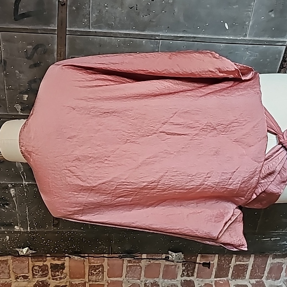 Pink wrap top - Picture 4 of 4